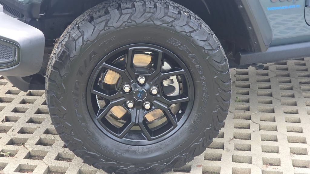 Used 2024 Jeep Wrangler Unlimited AWD/4WD image 12