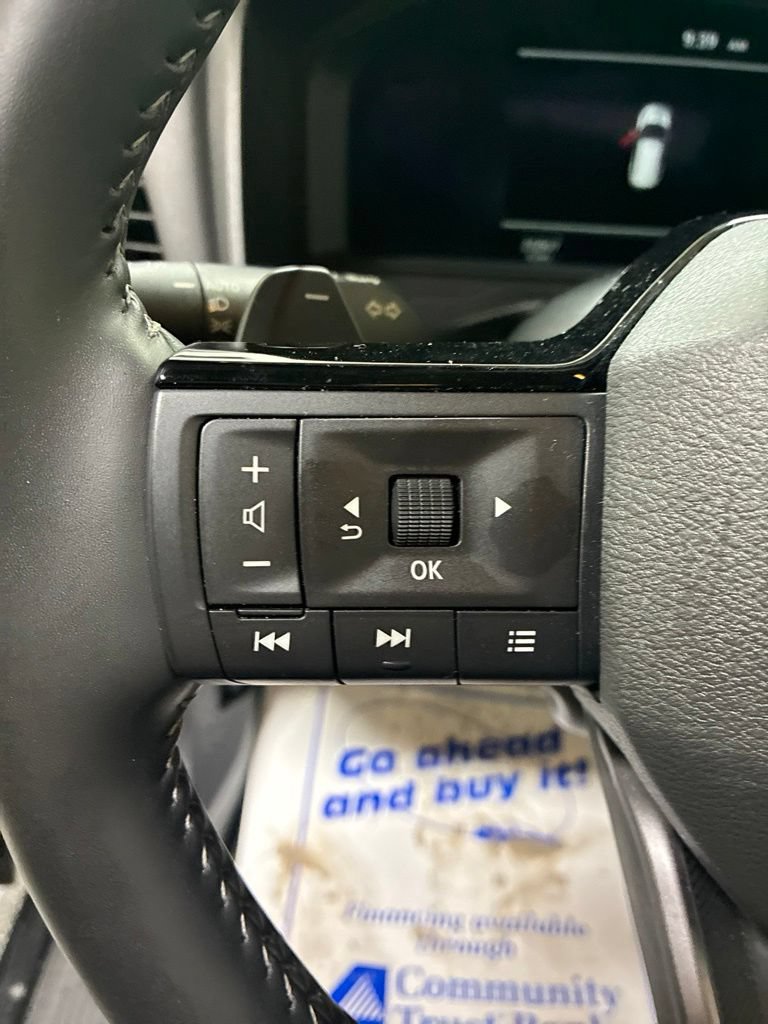 Used 2026 Nissan Rogue SL AWD/4WD image 15