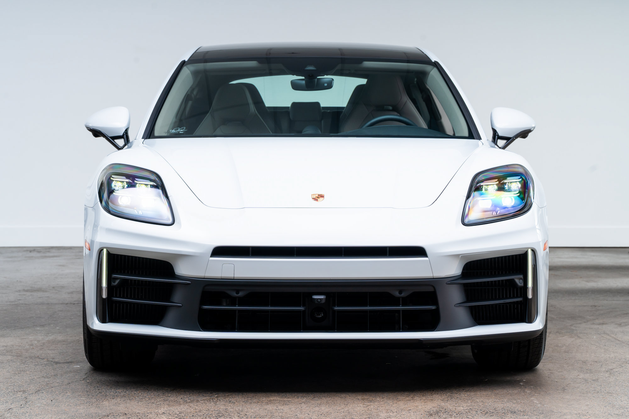 Used 2026 Porsche Panamera 4 E-Hybrid AWD/4WD image 3