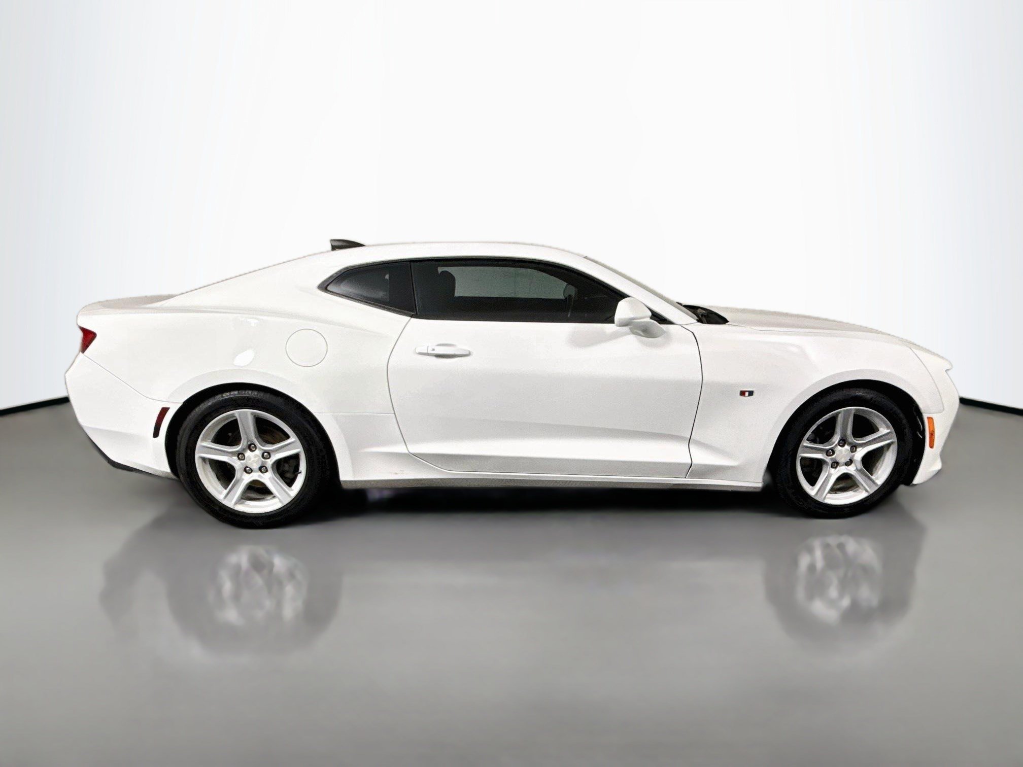 Used 2017 Chevrolet Camaro LT RWD image 11