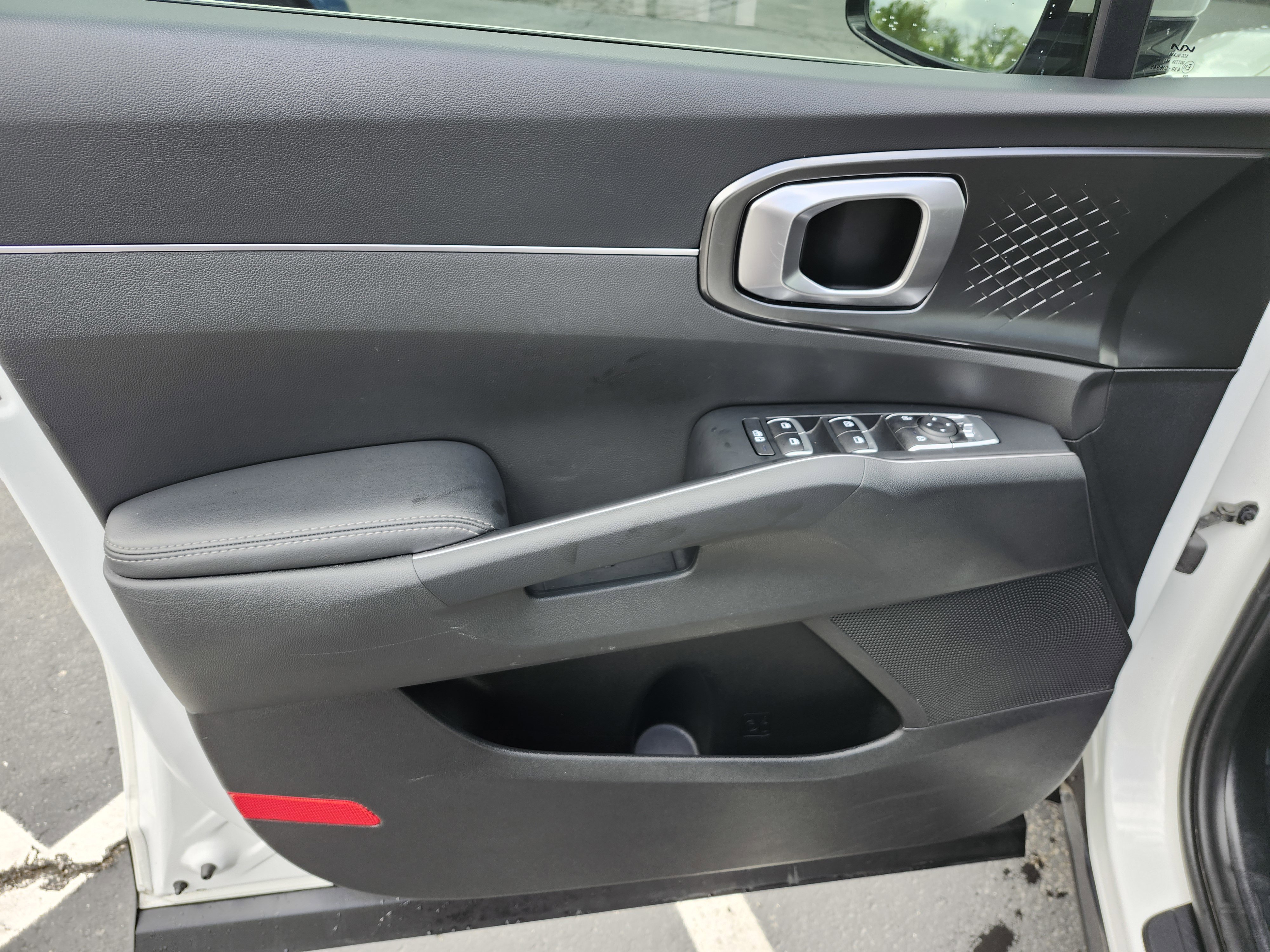 Used 2022 Kia Sorento S FWD image 28