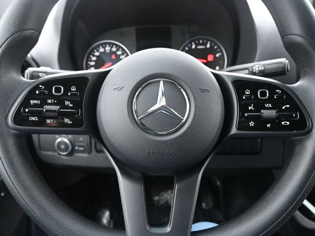 Used 2024 Mercedes-Benz Sprinter 2500 image 29