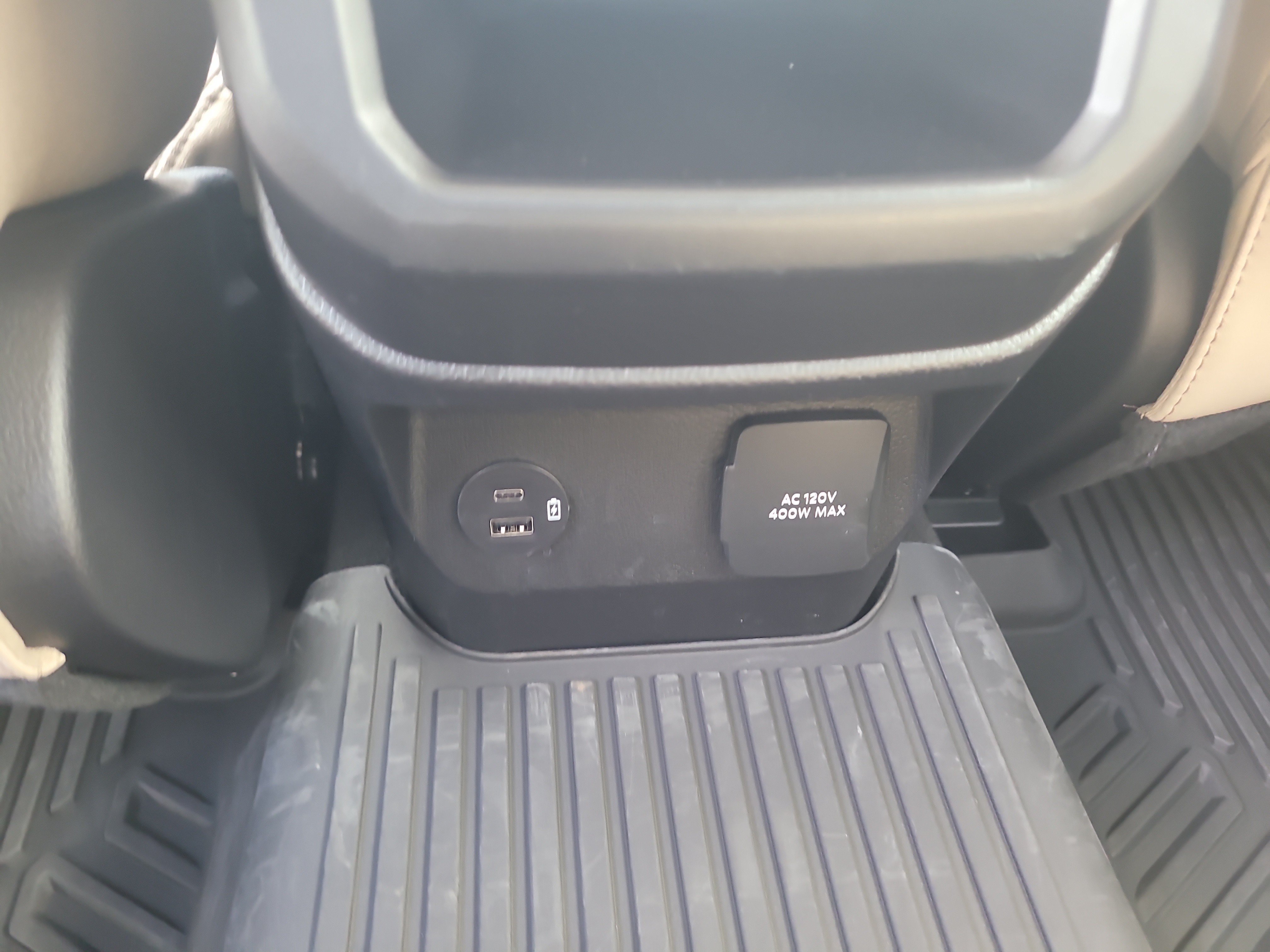 Used 2024 Ford Ranger Lariat w/ Trailer Tow Package RWD image 17
