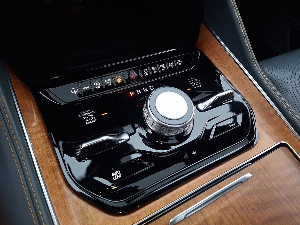 Used 2024 Jeep Grand Wagoneer Series III w/ Rear Seat Video Group 1 image 28