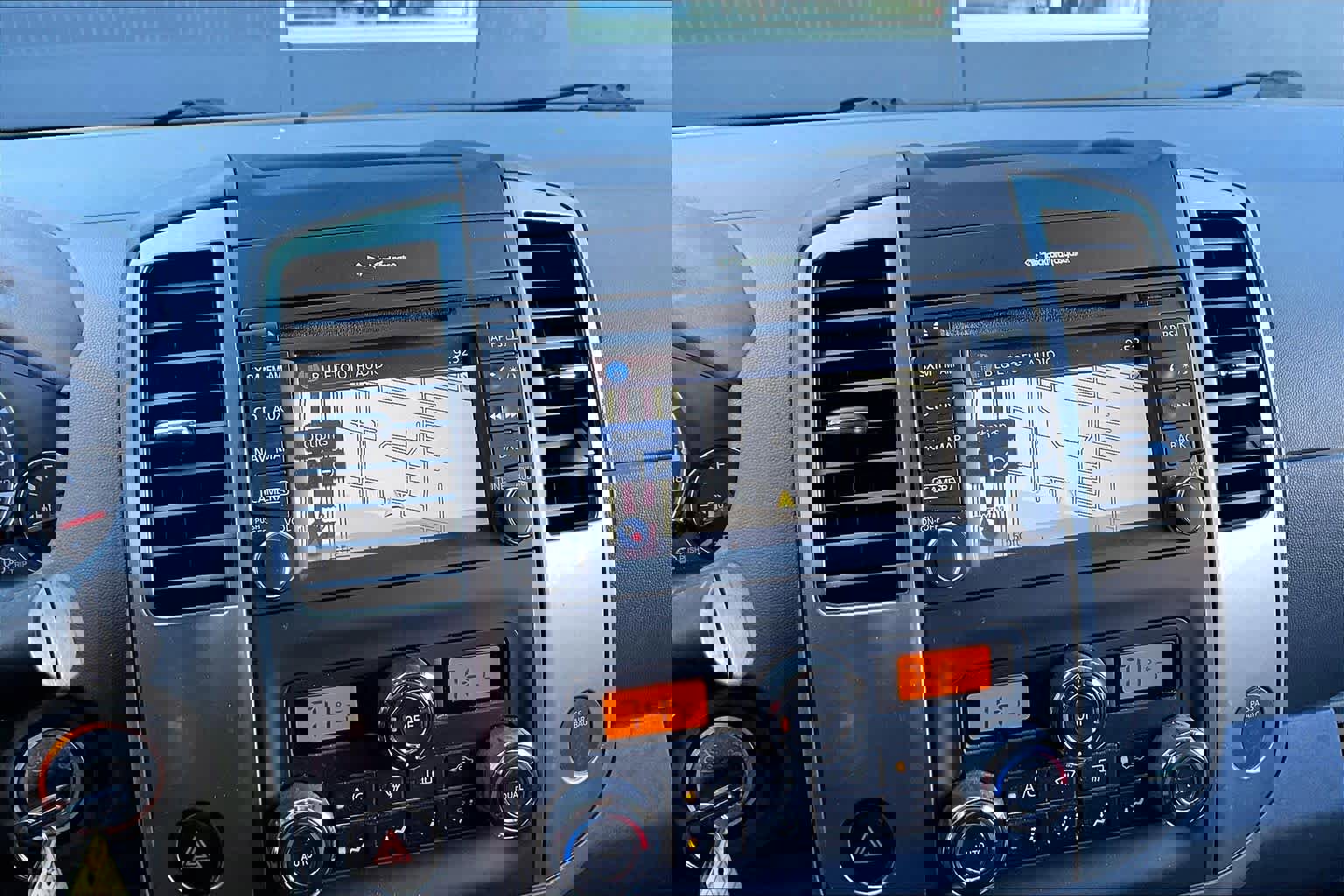 Used 2014 Nissan Frontier SL image 30