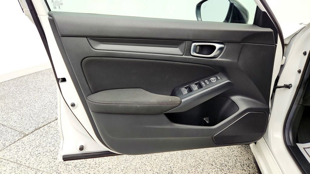 Used 2025 Honda Civic Sport image 10