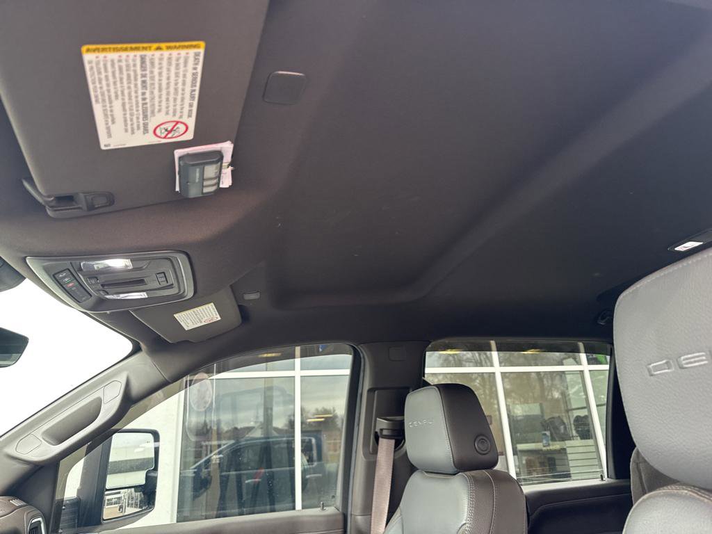 Used 2023 GMC Sierra 3500 Denali w/ Technology Package image 5