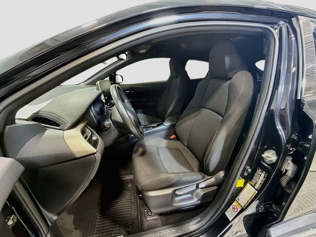 Used 2019 Toyota C-HR XLE FWD image 20