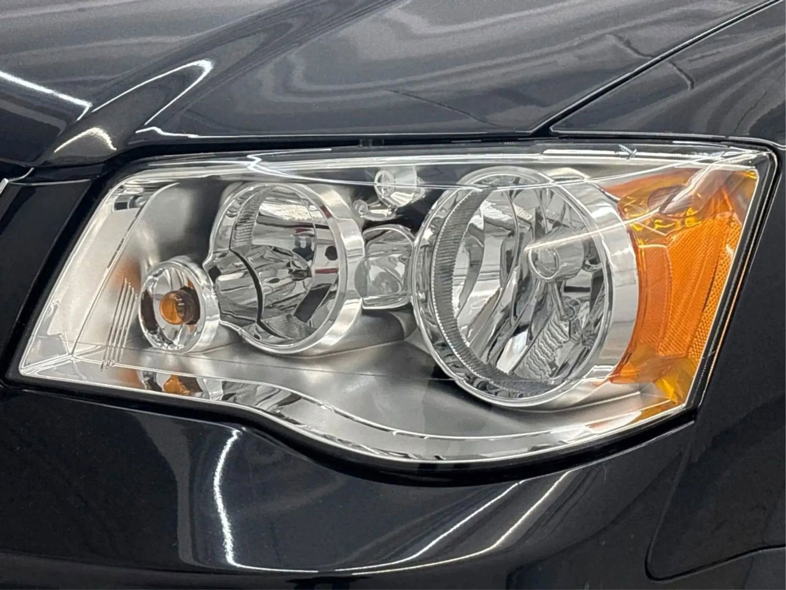 Used 2018 Dodge Grand Caravan SE image 41