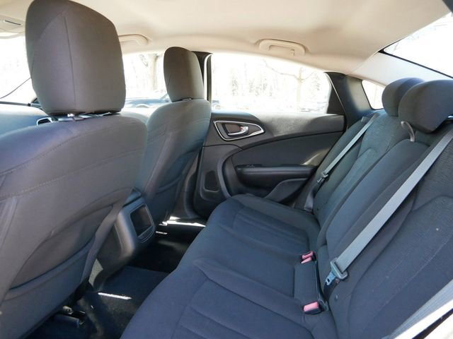 Used 2015 Chrysler 200 Limited w/ Convenience Group FWD image 9