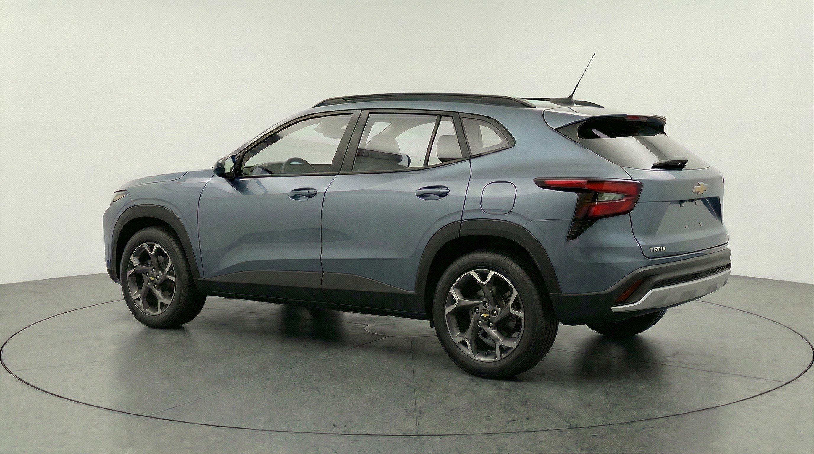 Used 2025 Chevrolet Trax LT w/ LT Convenience Package FWD image 6