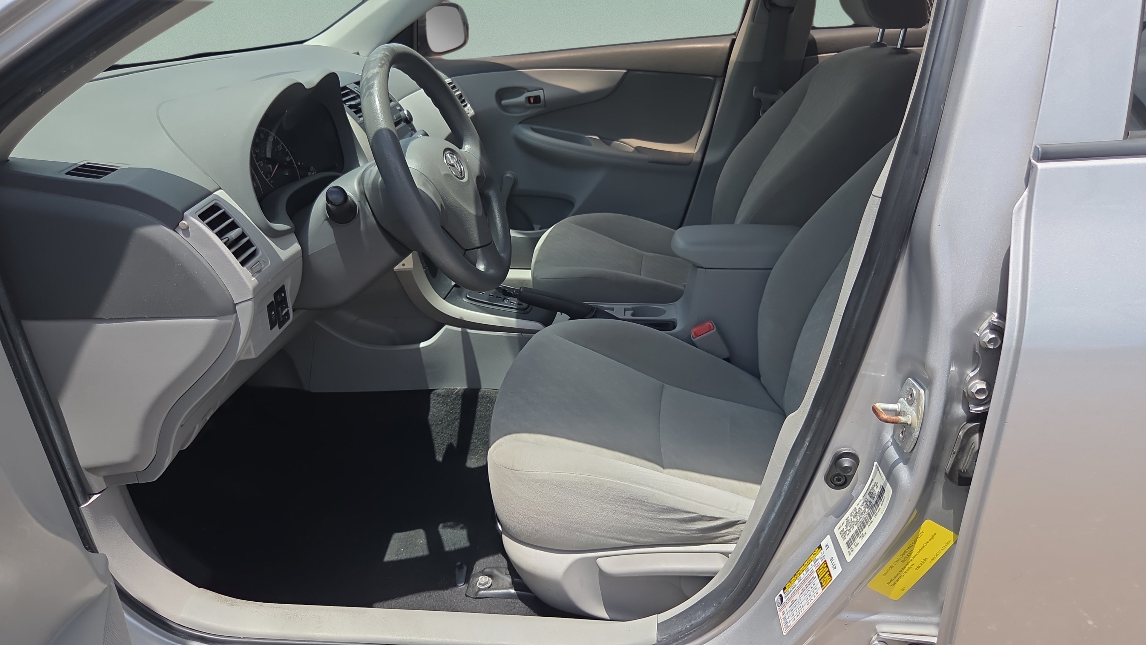 Used 2010 Toyota Corolla LE FWD image 9