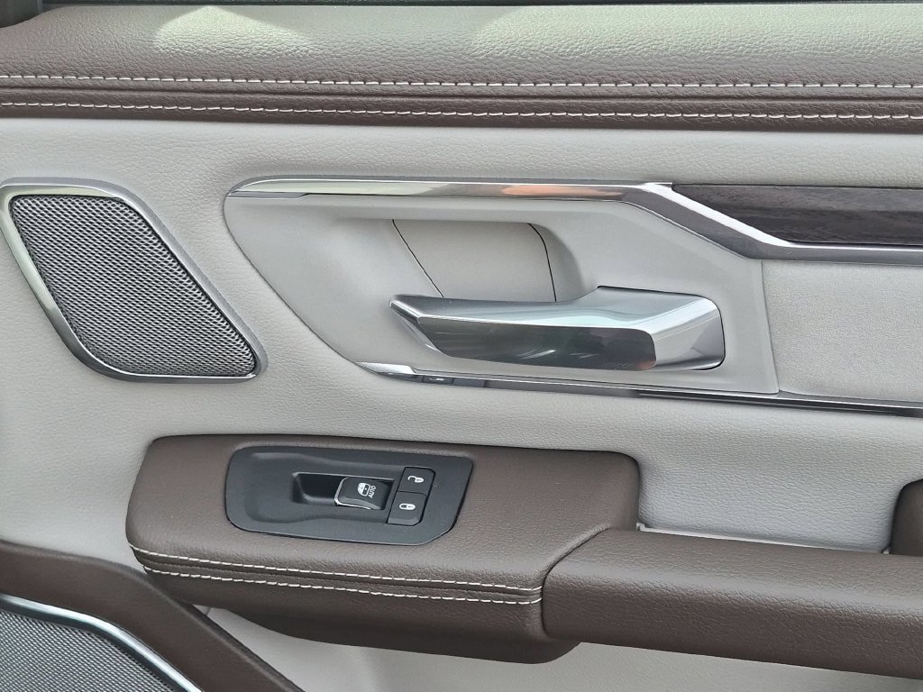 New 2027 RAM 1500 Laramie AWD/4WD image 33
