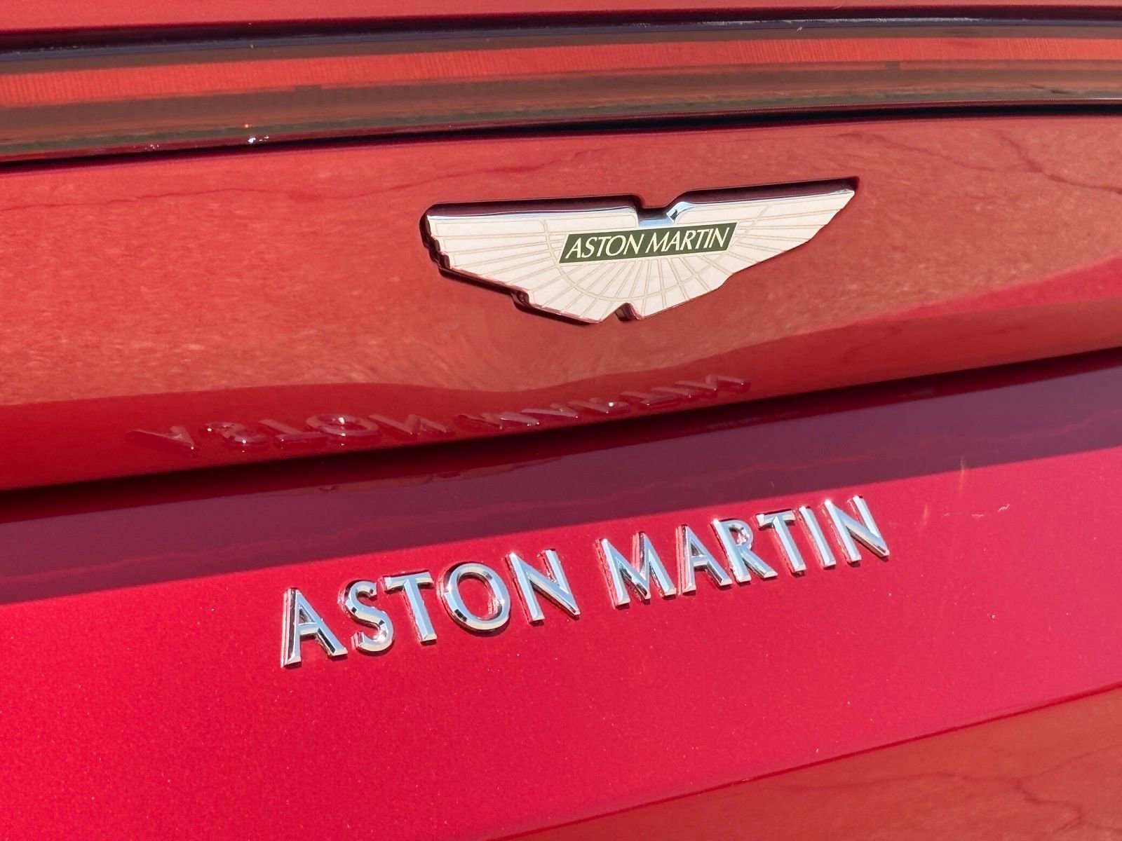 Used 2019 Aston Martin V8 Vantage Coupe RWD image 12