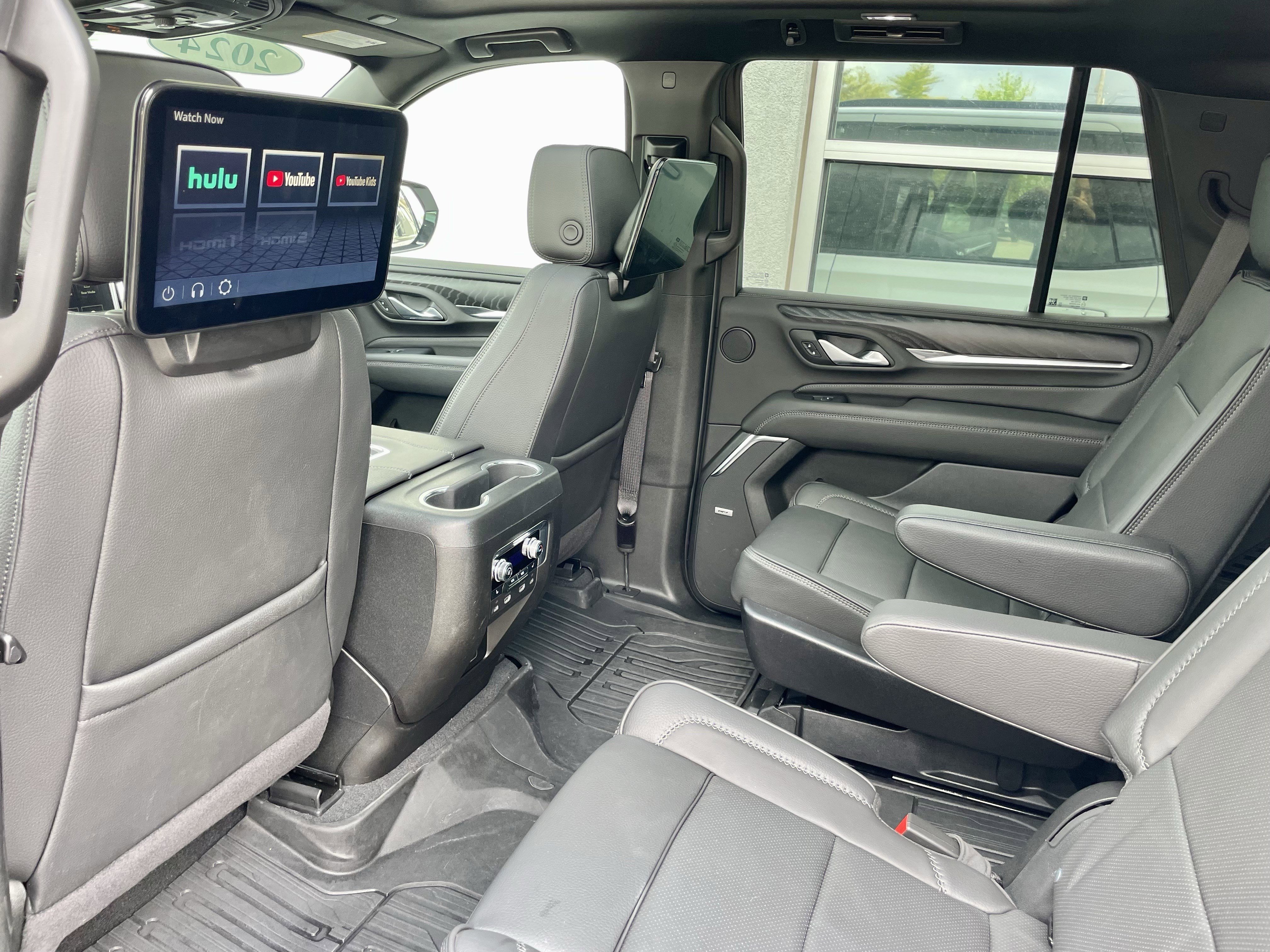 Used 2024 GMC Yukon Denali w/ Advanced Technology Package AWD/4WD image 30