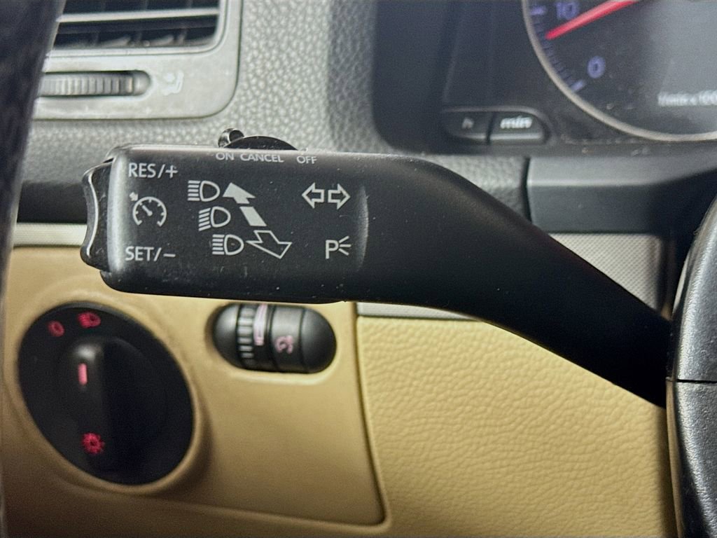 Used 2008 Volkswagen Jetta SEL image 12