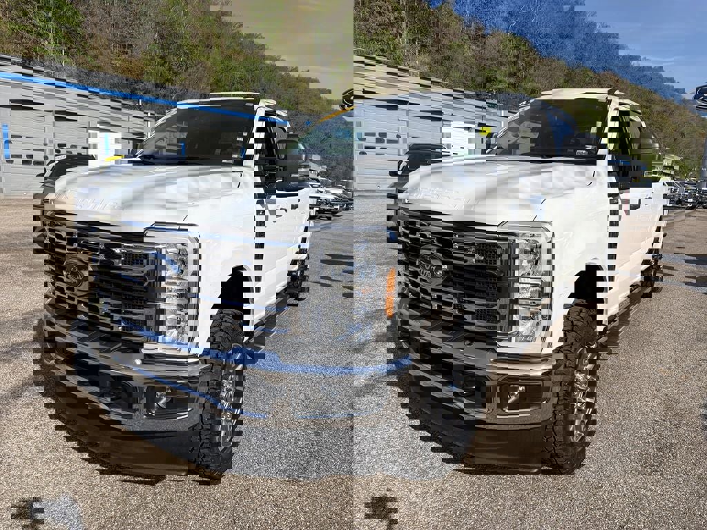 Used 2025 Ford F250 XLT image 10