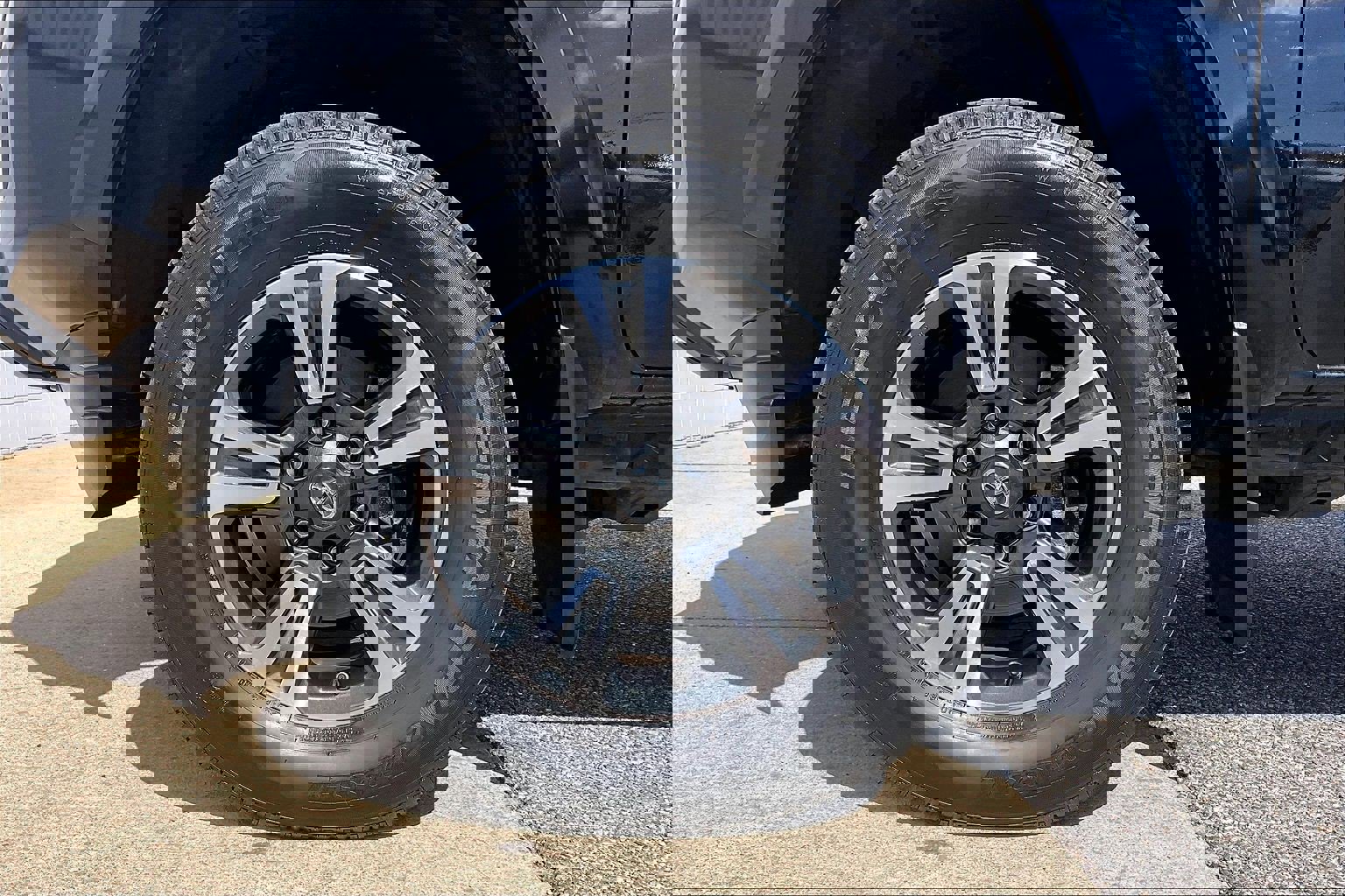 Used 2018 Toyota Tacoma TRD Sport image 11