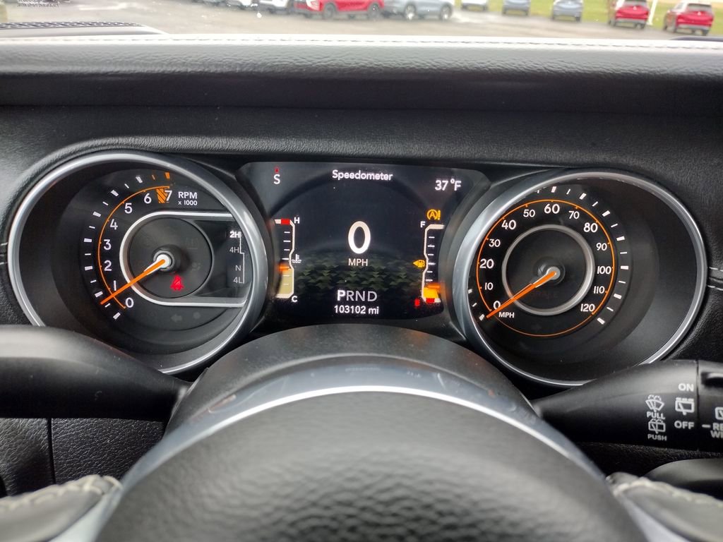 Used 2018 Jeep Wrangler Unlimited Sahara image 24