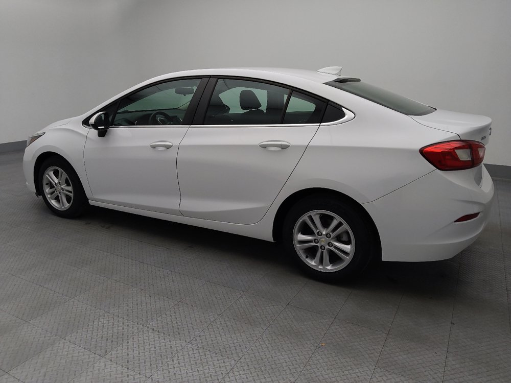Used 2018 Chevrolet Cruze LT FWD image 3