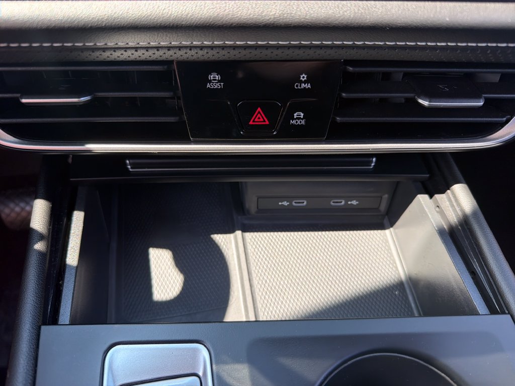Certified 2024 Volkswagen Atlas SE AWD/4WD image 17