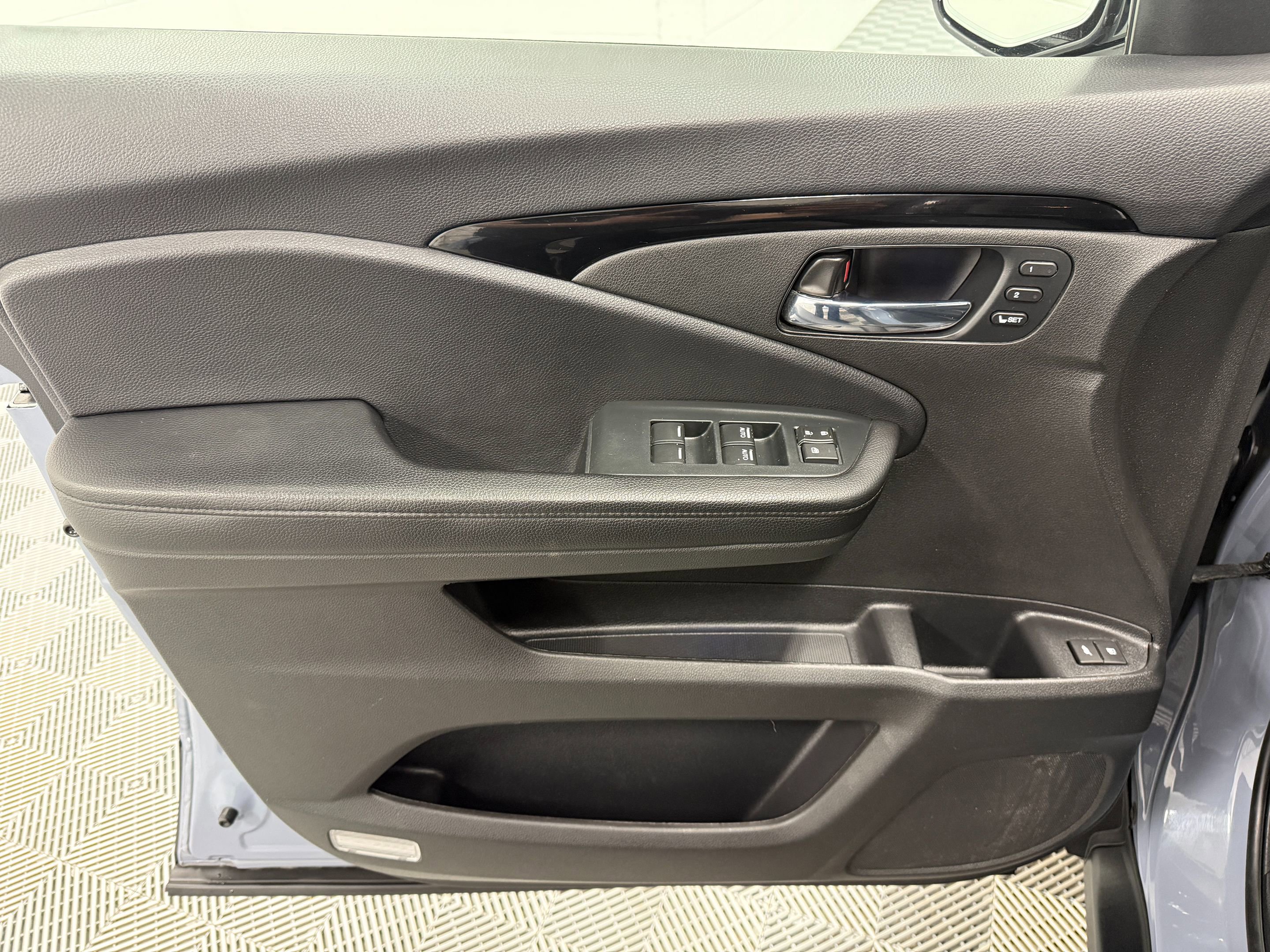 Used 2022 Honda Pilot Touring image 10