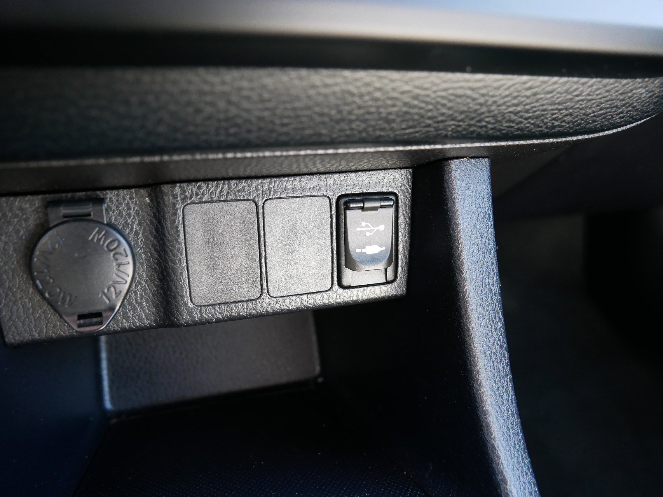 Used 2015 Toyota Corolla LE FWD image 33