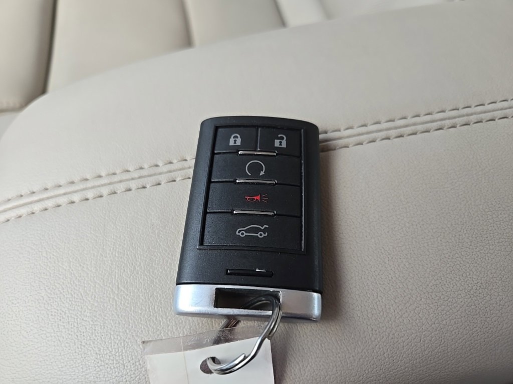 Used 2013 Cadillac XTS Luxury w/ Driver Awareness Package image 95