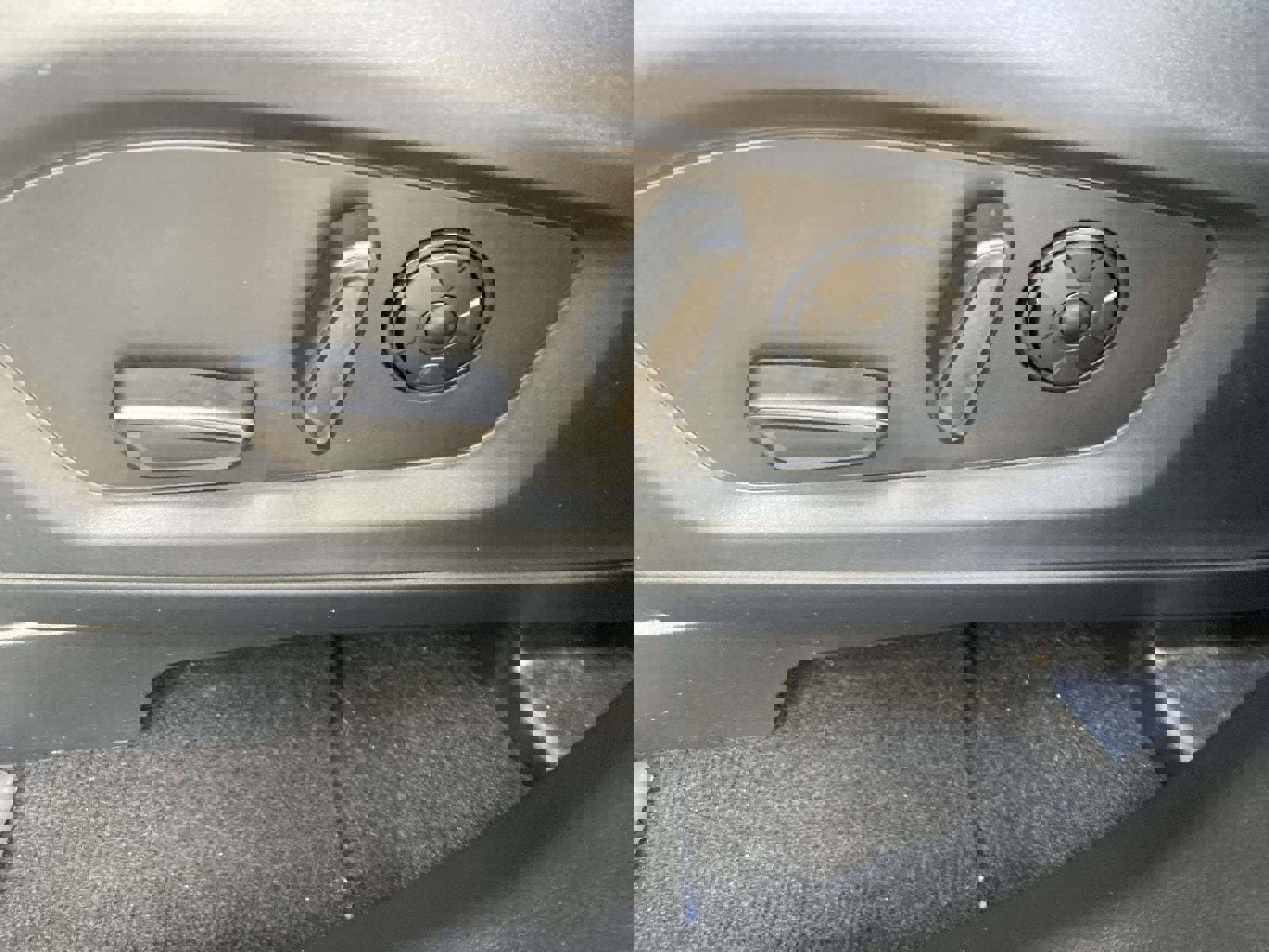 Used 2025 Ford Explorer Platinum image 22