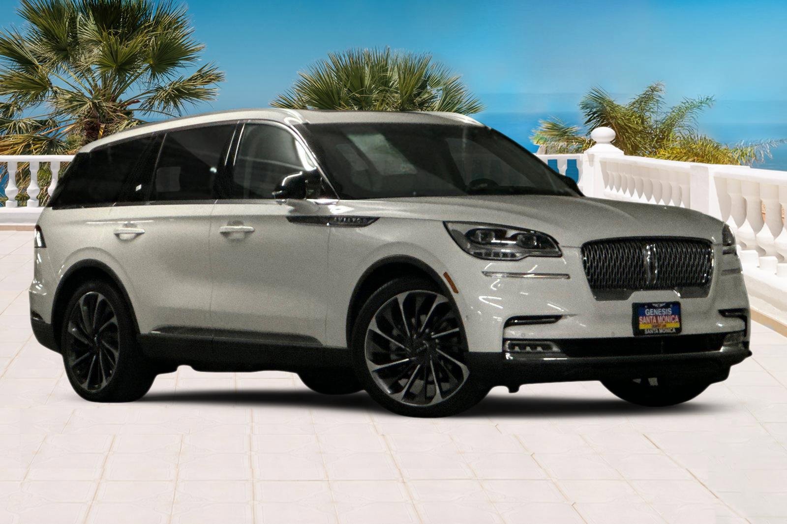 Used 2020 Lincoln Aviator Reserve w/ Equipment Group 202A image 2
