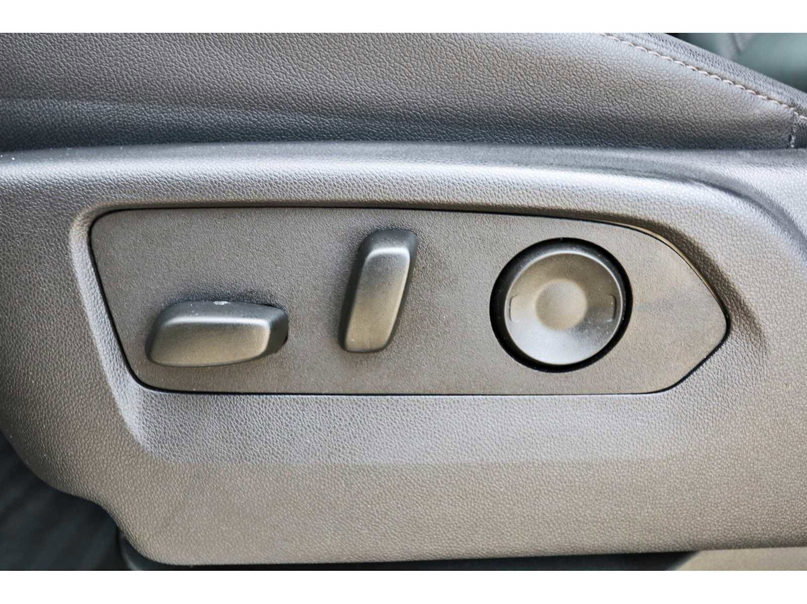 Used 2025 Chevrolet Silverado 1500 RST w/ Convenience Package II image 26