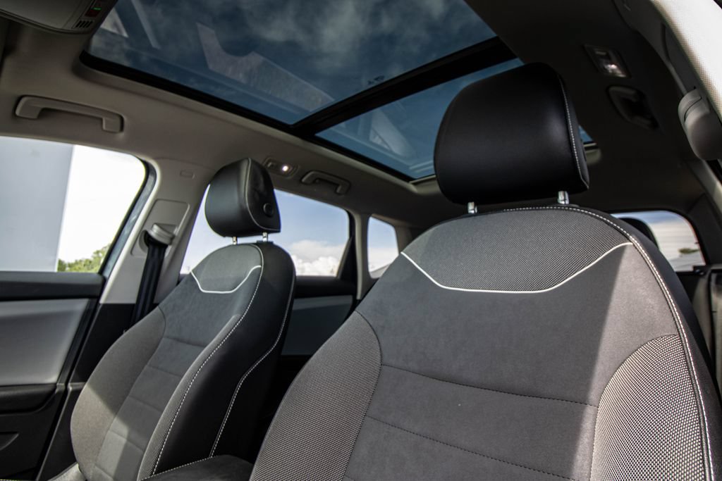 Certified 2023 Volkswagen Taos SE w/ Panoramic Sunroof Package FWD image 45