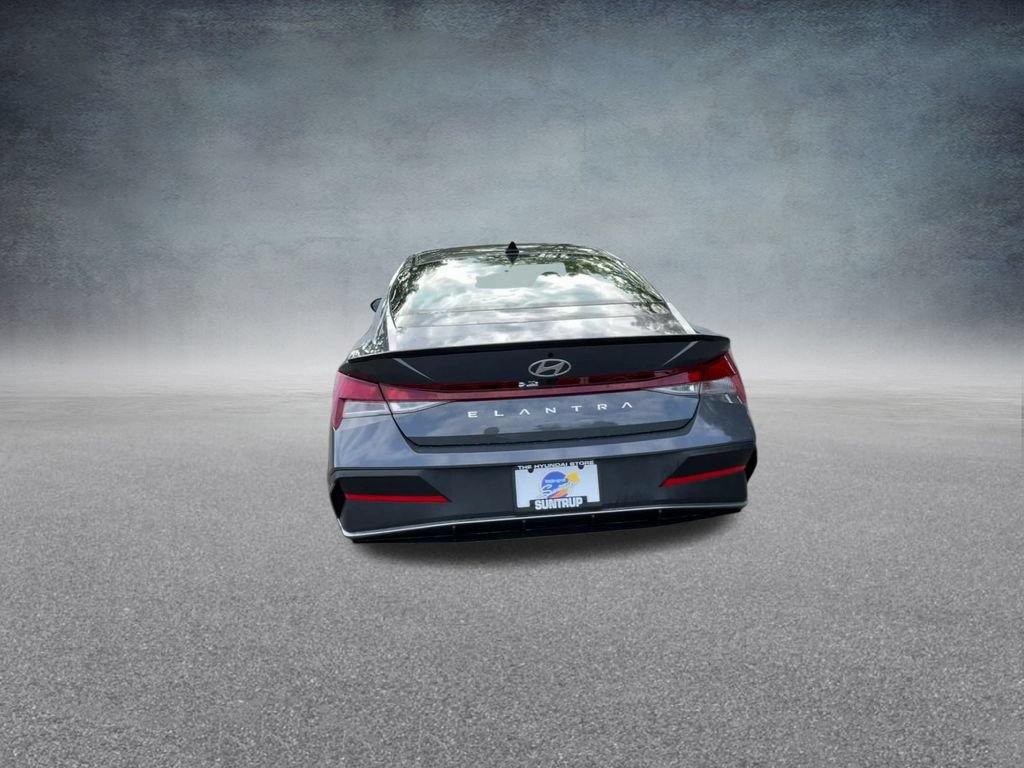 Used 2025 Hyundai Elantra Sport FWD image 20