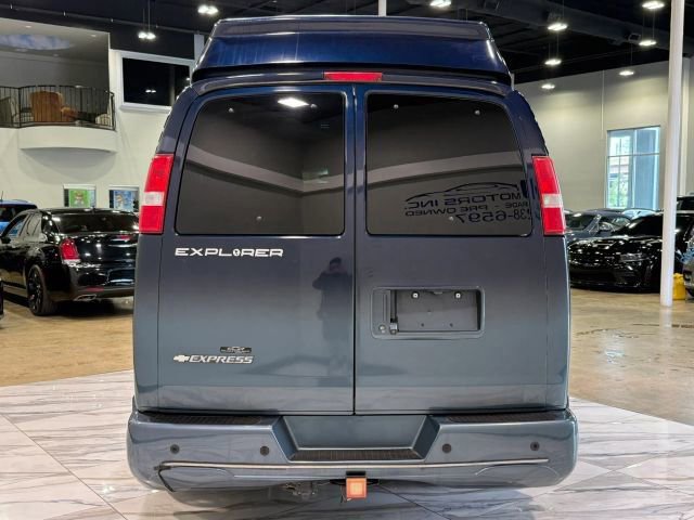 Used 2017 Chevrolet Express 2500 RWD image 7