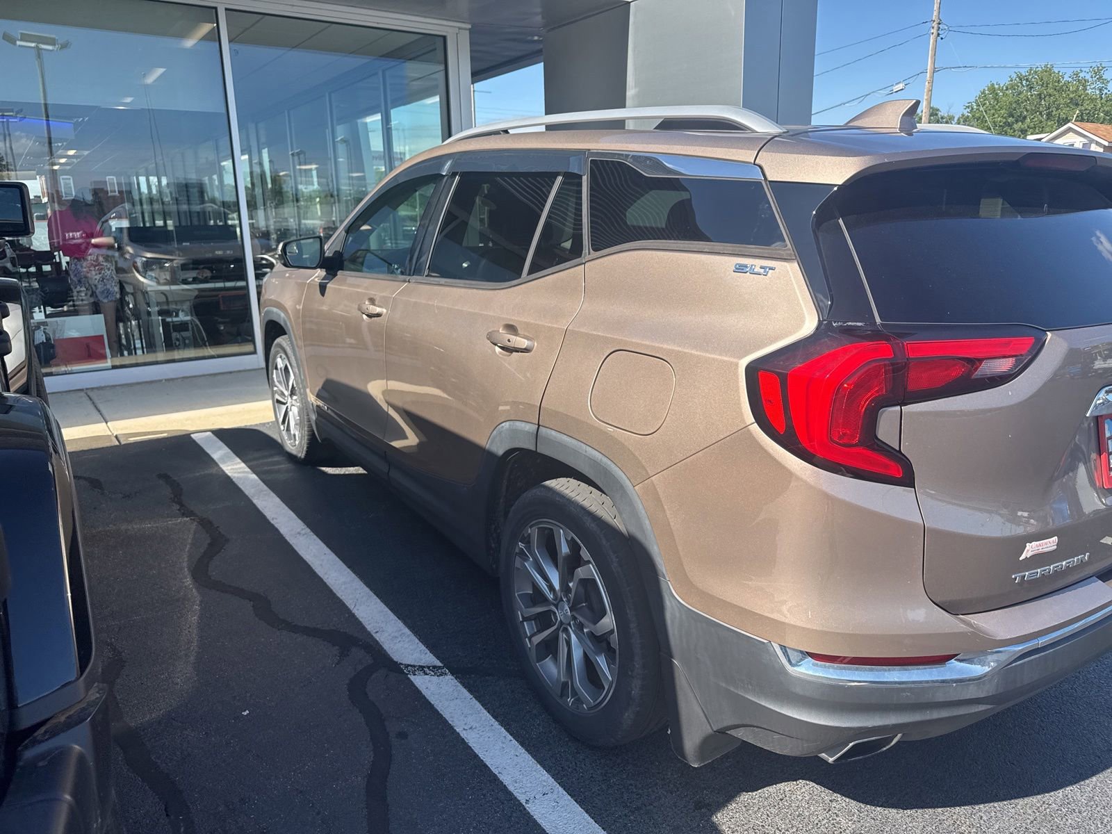 Used 2018 GMC Terrain SLT w/ Preferred Package AWD/4WD image 4