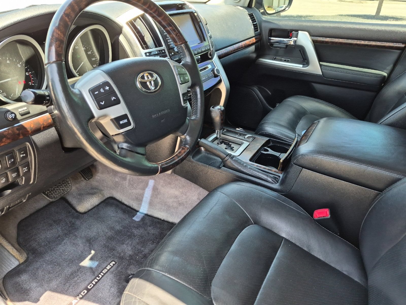 Used 2015 Toyota Land Cruiser AWD/4WD image 9