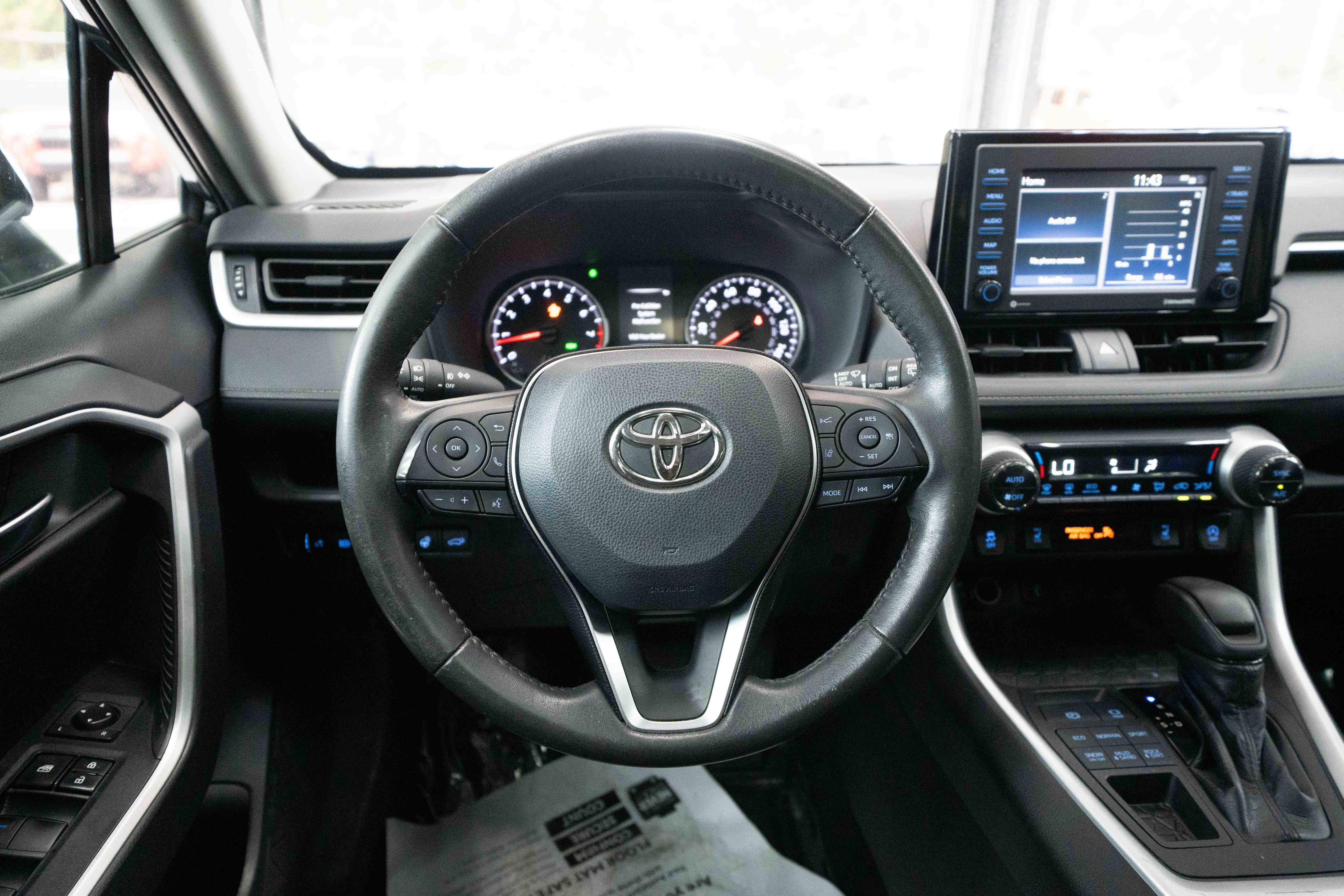 Used 2020 Toyota RAV4 XLE w/ Convenience Package AWD/4WD image 21