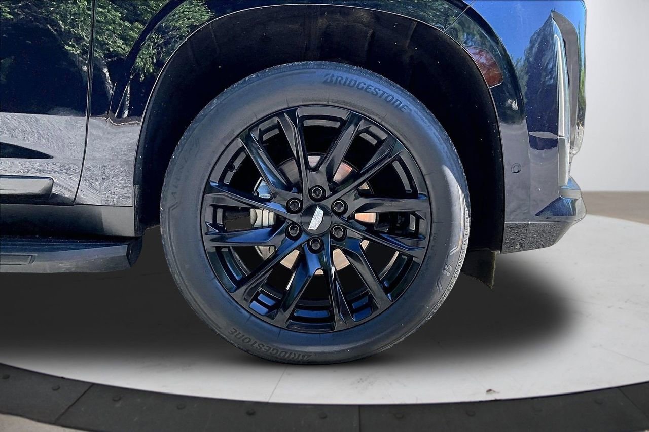 Used 2021 Cadillac Escalade Premium Luxury w/ LPO, Illumination Package AWD/4WD image 35