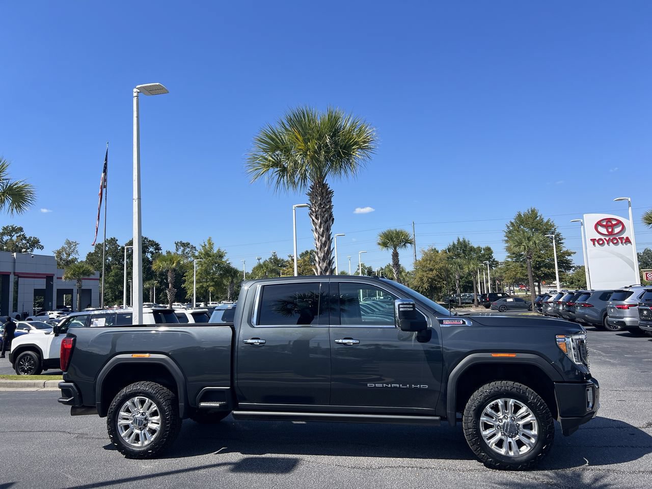 Used 2023 GMC Sierra 2500 Denali w/ Denali Ultimate Package AWD/4WD image 11