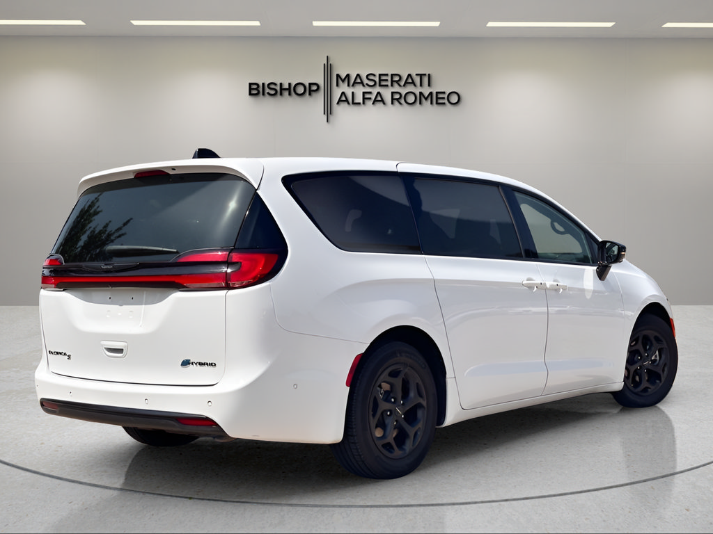 Used 2024 Chrysler Pacifica Limited FWD image 5