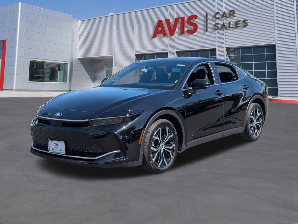 Used 2024 Toyota Crown Limited image 1