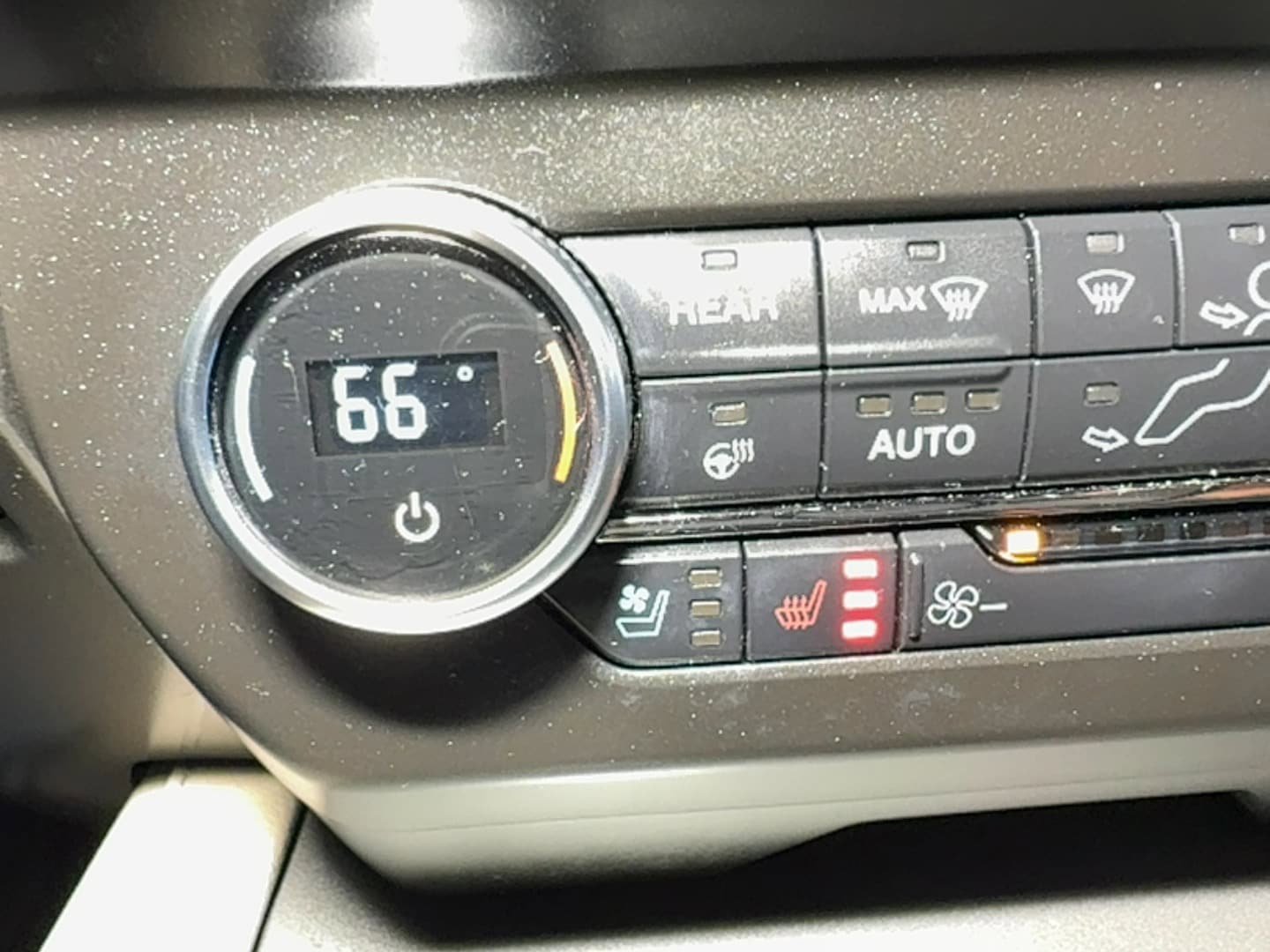 Used 2020 Ford Expedition XLT w/ Equipment Group 202A AWD/4WD image 31
