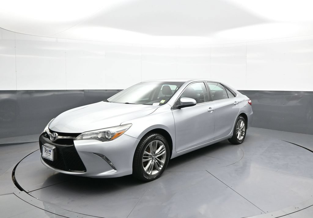 Certified 2017 Toyota Camry SE FWD image 1
