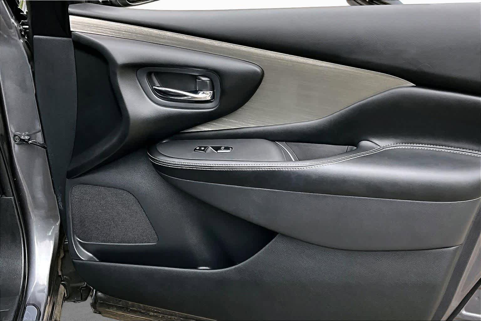 Used 2018 Nissan Murano SV w/ Premium Package AWD/4WD image 22