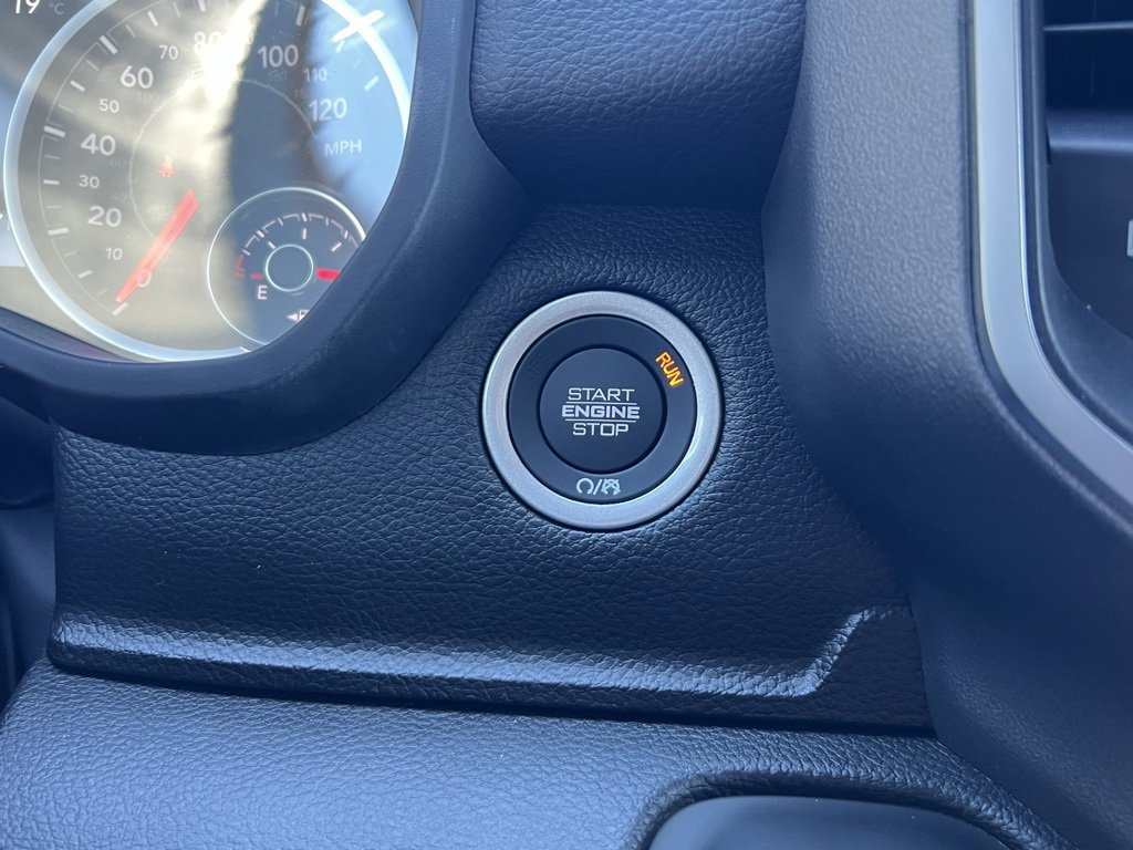 New 2026 RAM 1500 4x4 Crew Cab image 18