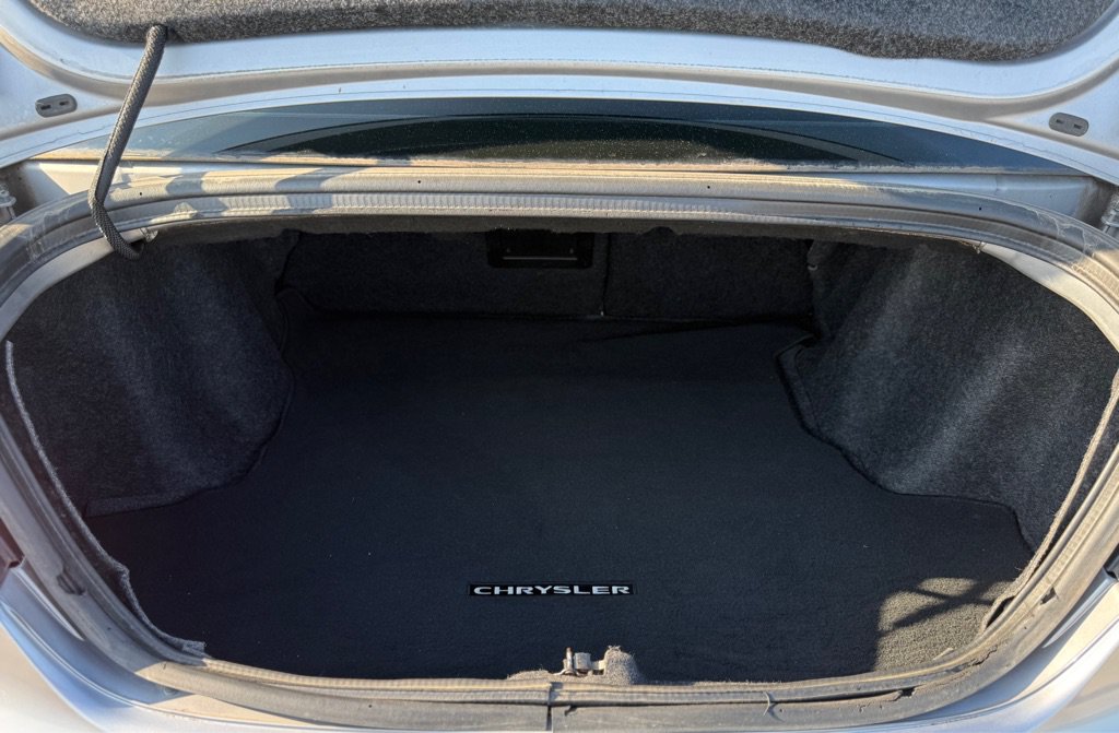 Used 2013 Chrysler 200 Touring FWD image 19