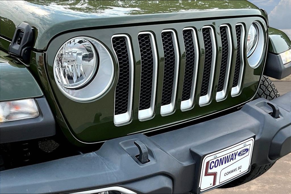 Used 2022 Jeep Wrangler Unlimited Sahara AWD/4WD image 33