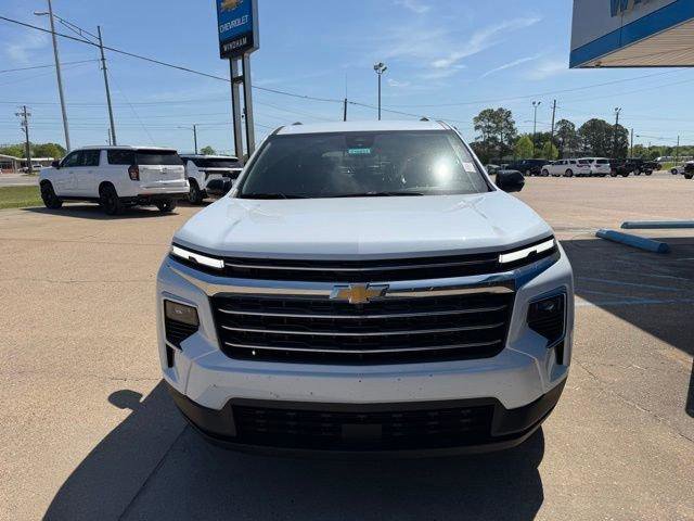 New 2026 Chevrolet Traverse LT w/ Driver Confidence Package FWD image 2