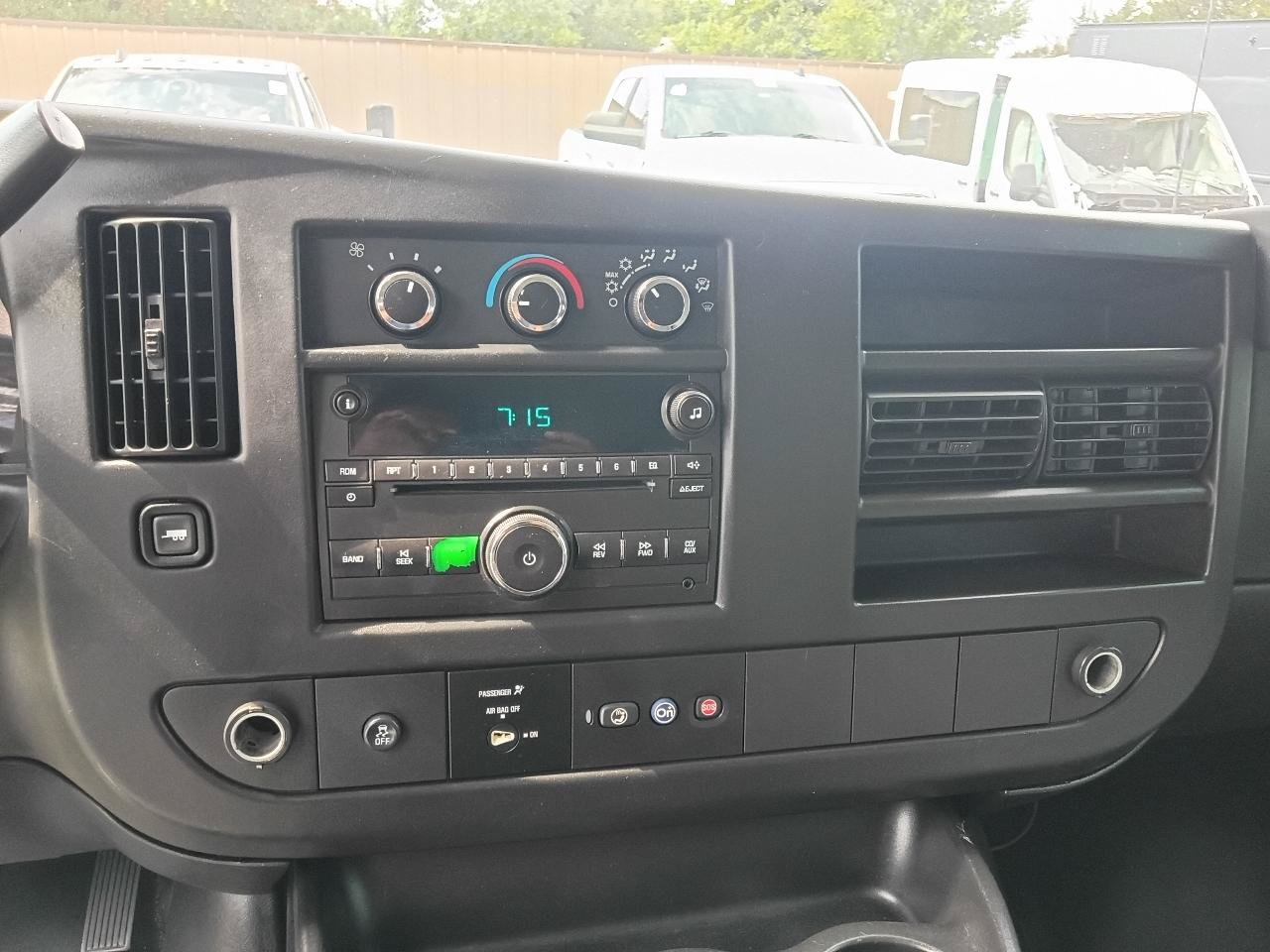 Used 2014 GMC Savana 3500 LS w/ Chrome Appearance Package RWD image 12