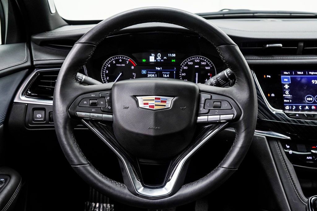 Used 2025 Cadillac XT6 Premium Luxury image 18